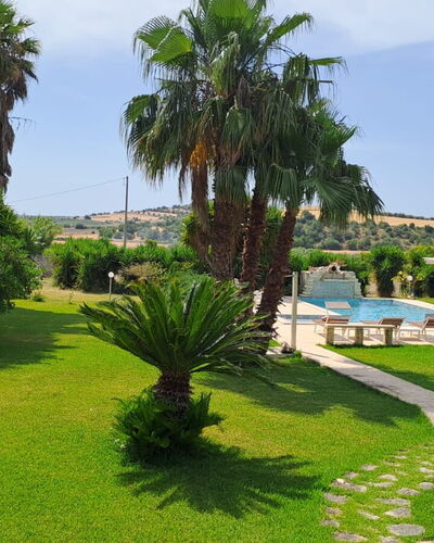 Villa le 2 Emme: Baum, Schwimmbad, Resort, Garten, Landscaping, Rasen, Hazienda, Eco Hotel, Hinterhof