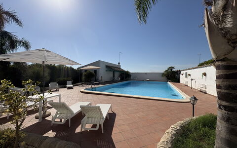 Il Cigno Reale Green: Schwimmbad, Resort, Schatten, Hazienda, Hotel, Estate, Landscaping, Villa, Eco Hotel