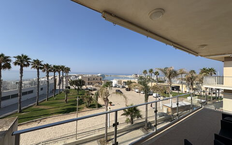 La Casa di Luigi: Daytime, Schatten, Wohnung, Balkon, Resort, Hotel, Strandresort