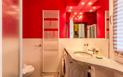 Tiny Loft: Interior Design, Flooring, Wand, Fussboden, Armatur, Decke, Beleuchtung, Zimmer, Installation, Badezimmer