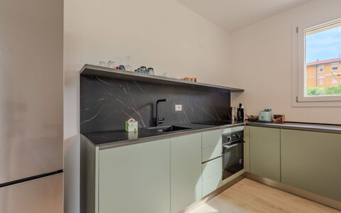 Annamaria: Küche, Countertop, Küchengerät, Interior Design, Flooring, Cabinetry, Major Appliance, Möbel, Holz, Haushaltsgerät