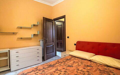 Daisy: Interior Design, Möbel, Holz, Flooring, Fussboden, Schlafzimmer, Bett, Zimmer, Decke, Bettdecke