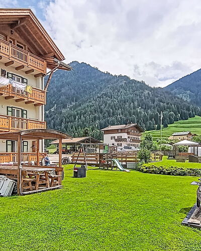 Edelweiss: Möbel, Interior Design, Flooring, Fussboden, Holzboden, Holz, Stuhl, Decke, Küche & Esszimmer Tisch, Tabelle
