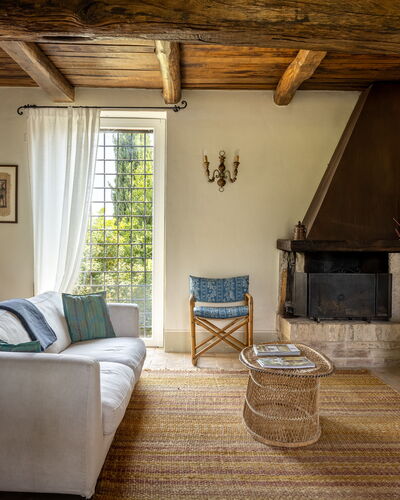 Il Casale al Colle: Möbel, Interior Design, Flooring, Wand, Couch, Fussboden, Holz, Wohnzimmer, Zimmer, Zuhause