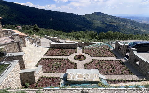 Villa Maddalena alla Guglielmesca: Landschaft, Garten, Estate, Landscaping, Hazienda, Villa, Hof, Vogelperspektive
