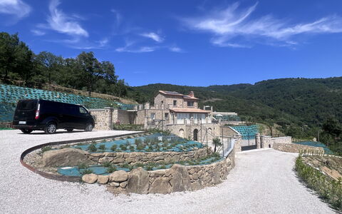 Villa Maddalena alla Guglielmesca: Landschaft, Hügel, Dorf, Estate, Villa, Hazienda, Bergdorf