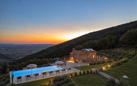 Villa Maddalena alla Guglielmesca: Schwimmbad, Resort, Abend, Eco Hotel, Villa, Bergdorf, Ferienort