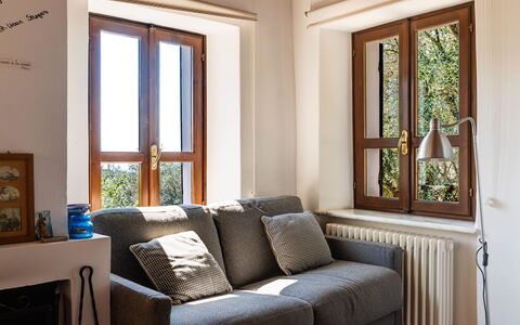 Casetta Pantasina: Möbel, Interior Design, Wand, Holz, Flooring, Zimmer, Fussboden, Wohnzimmer, Zuhause, Couch