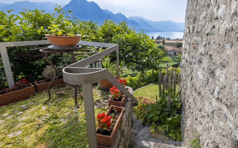 Casa Torre Il Castello: Möbel, Küche & Esszimmer Tisch, Stuhl, Fussboden, Meer, Balkon, Ozean, Resort, Eco Hotel, Esszimmer