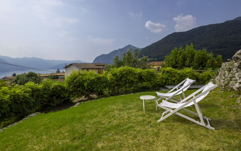 Casa Torre Il Castello: Möbel, Küche & Esszimmer Tisch, Stuhl, Fussboden, Meer, Balkon, Ozean, Resort, Eco Hotel, Esszimmer