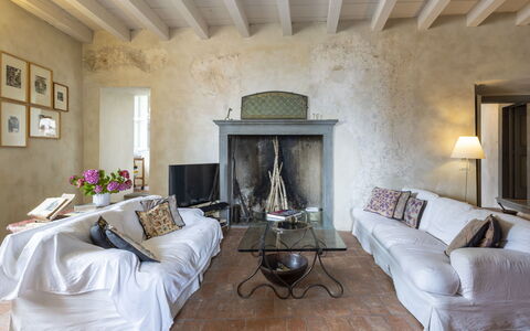 Casa Torre Il Castello: Möbel, Küche & Esszimmer Tisch, Stuhl, Fussboden, Meer, Balkon, Ozean, Resort, Eco Hotel, Esszimmer