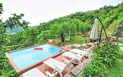 Cà Olivella: Möbel, Küche & Esszimmer Tisch, Stuhl, Fussboden, Meer, Balkon, Ozean, Resort, Eco Hotel, Esszimmer