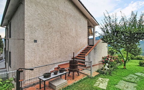 Cà Olivella: Möbel, Küche & Esszimmer Tisch, Stuhl, Fussboden, Meer, Balkon, Ozean, Resort, Eco Hotel, Esszimmer
