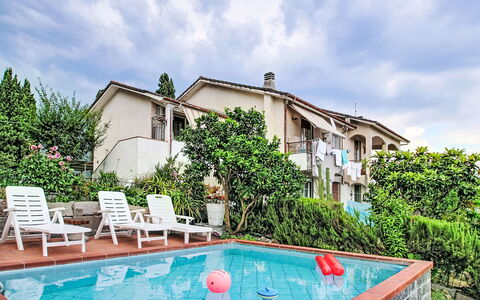 Cà Olivella: Möbel, Küche & Esszimmer Tisch, Stuhl, Fussboden, Meer, Balkon, Ozean, Resort, Eco Hotel, Esszimmer