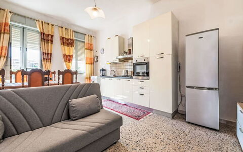 Villetta Luisa: Möbel, Küche & Esszimmer Tisch, Stuhl, Fussboden, Meer, Balkon, Ozean, Resort, Eco Hotel, Esszimmer