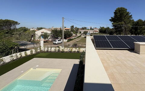 Villa Marzia - Augusta: Schwimmbad, Garten, Schatten, Estate, Landscaping, Hof, Design, Garten, Villa, Eco Hotel