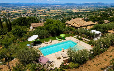 Il Paradiso tra Gli Ulivi: Schwimmbad, Resort, Estate, Hazienda, Eco Hotel, Villa, Landscaping, Bauernhaus, Thermae, Regenschirm