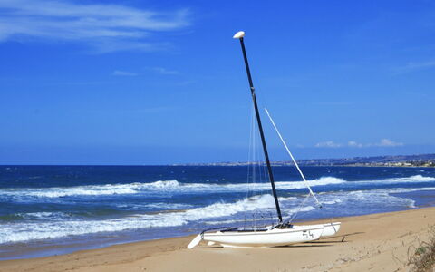 Villa Don Pino: Boot, Blau, Watercraft, Segelboot, Boote Und Boating - Geräte Und Materialien, Meer, Mast, Segeln, Ozean
