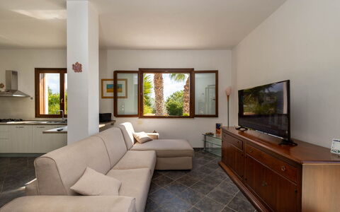 Villa Don Pino: Möbel, Interior Design, Flooring, Couch, Holz, Fussboden, Wohnzimmer, Zimmer, Decke, Tabelle