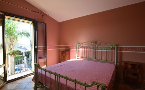 La Villa di Giusy: Möbel, Interior Design, Schlafzimmer, Fussboden, Bett, Zuhause, Zimmer, Bettrahmen, Bettdecke, Bedding