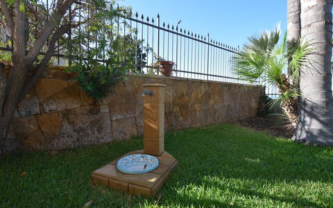 La Villa di Giusy: Garten, Landscaping, Rasen, Hinterhof, Garten, Walkway