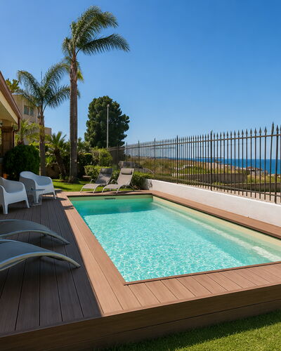 La Villa di Giusy: Schwimmbad, Resort, Flooring, Eco Hotel, Fussboden, Verbundwerkstoff, Freizeit, Deck, Schatten, Garten