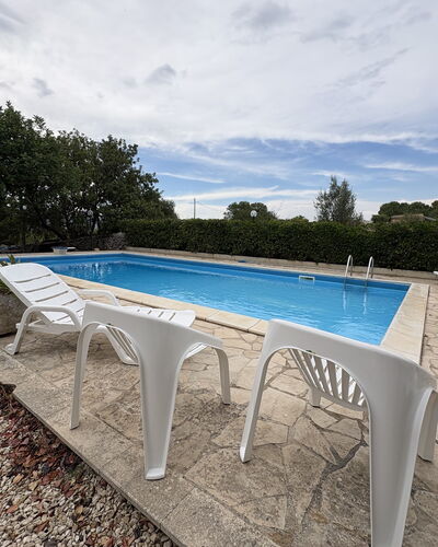 Casale Nardi: Blau, Möbel, Schwimmbad, Gartenmöbel, Verbundwerkstoff, Freizeit, Schatten, Resort, Stuhl, Sonnenliege