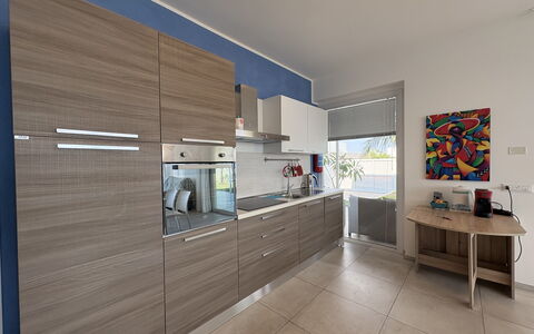 A Casa di Gio: Flooring, Küchengerät, Küche, Major Appliance, Interior Design, Holz, Cabinetry, Countertop, Fussboden, Möbel