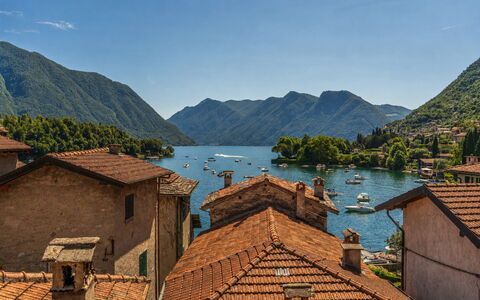 Next Comacina, Lago di Como with Garage: Bergforms, Berg, Wasser, Gewässer, Boot, Hügel, Watercraft, Gebirge, Hochland, Haus