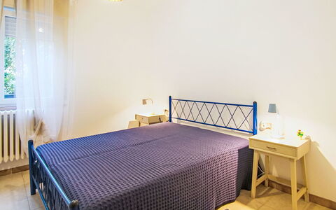 Boscolago: Bett, Interior Design, Schlafzimmer, Möbel, Flooring, Fussboden, Bettdecke, Bedding, Holz, Zimmer