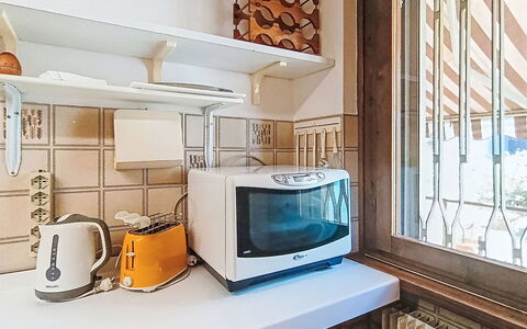 Locanda dei Nonni: Holz, Interior Design, Küchengerät, Major Appliance, Küche, Haushaltsgerät, Kleingeräte, Zimmer, Countertop, Cabinetry