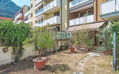 Locanda dei Nonni: Wohnung, Urban Design, Balkon, Eigentumswohnung, Schatten, Garten, Walkway