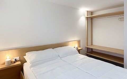 Ca' Alma Dolomia: Interior Design, Wand, Bett, Holz, Schlafzimmer, Flooring, Fussboden, Decke, Bedding, Bettdecke