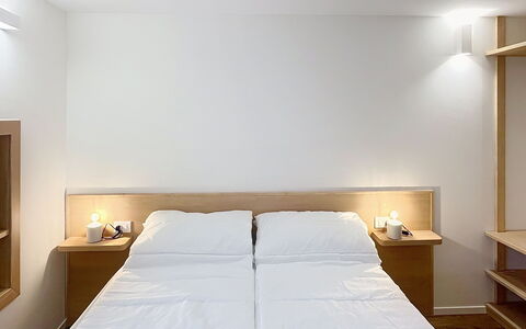Ca' Alma Dolomia: Interior Design, Wand, Bett, Holz, Flooring, Schlafzimmer, Fussboden, Decke, Möbel, Zimmer