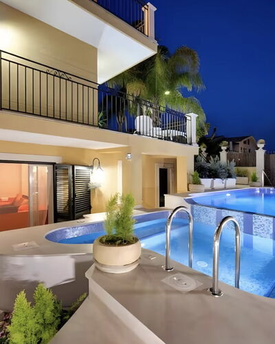 Villa Magda: Schwimmbad, Resort, Eco Hotel, Wohnung, Estate, Thermae, Gartenmöbel, Villa, Hotel, Sonnenliege
