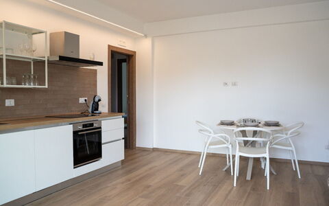 Villa Blue: Möbel, Interior Design, Flooring, Fussboden, Wand, Holz, Decke, Holzboden, Zimmer, Beleuchtung