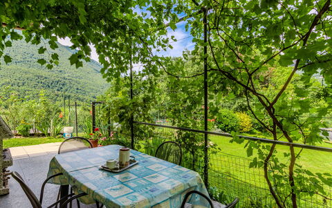 Casa Iolanda: Möbel, Stuhl, Tisch Im Freien, Gartenmöbel, Küche & Esszimmer Tisch, Garten, Eco Hotel, Schatten, Garten, Hinterhof