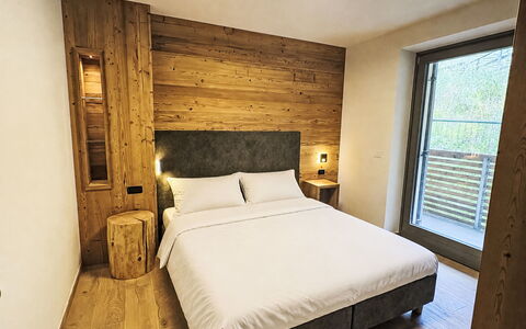 Vita Nova: Holz, Schlafzimmer, Holzbeize, Bettrahmen, Hartholz, Planke, Wohnung, Bedding, Bett, Holz
