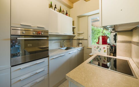 Casa delle Rondini: Möbel, Interior Design, Flooring, Fussboden, Tabelle, Holz, Decke, Stuhl, Zimmer, Couch