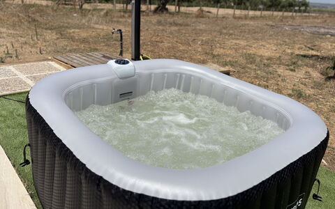 Villa la Vigne: Badewanne, Jacuzzi, Schwimmbad, Kunststoff