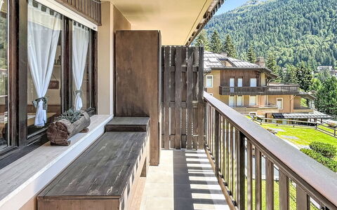 Presanella: Holz, Zuhause, Wohnung, Balkon, Veranda, Hartholz, Schatten, Holzbeize, Villa, Hotel