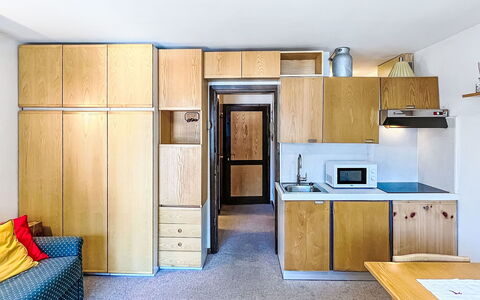 Presanella: Flooring, Holz, Interior Design, Möbel, Fussboden, Decke, Zimmer, Wohnung, Holzbeize, Küche