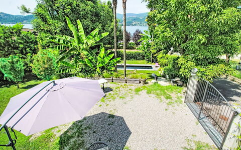 Emma: Strauch, Garten, Resort, Schatten, Eco Hotel, Landscaping, Rasen, Garten