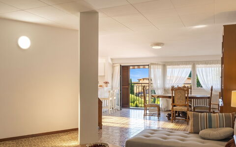 Balconi sulla Spiaggia: Balkon, Holzbeize, Zimmerpflanze, Gartenmöbel, Blumentopf