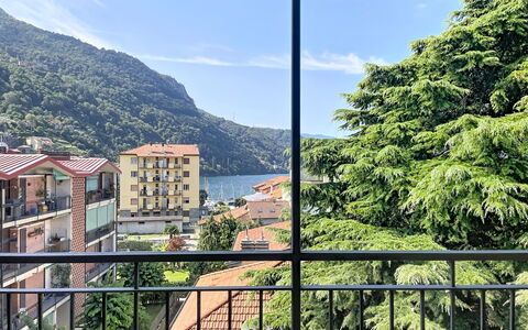 Balconi sulla Spiaggia: Balkon, Holzbeize, Zimmerpflanze, Gartenmöbel, Blumentopf