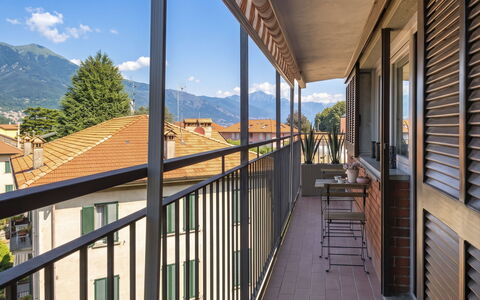 Balconi sulla Spiaggia: Balkon, Holzbeize, Zimmerpflanze, Gartenmöbel, Blumentopf