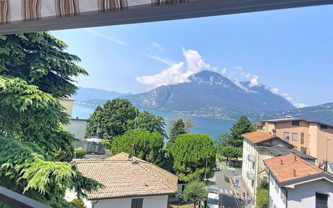 Balconi sulla Spiaggia: Balkon, Holzbeize, Zimmerpflanze, Gartenmöbel, Blumentopf