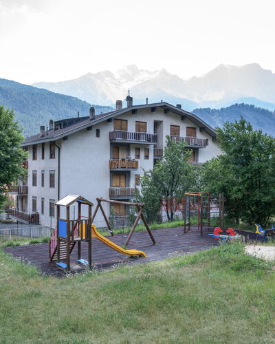 Raggio di Stella: Haus, Wohngebiet, Zuhause, Menschliche Siedlung, Gebirge, Bergstation, Senke, Dorf, Alpen, Grat