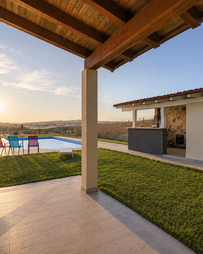 Villa Sara: Die Architektur, Schatten, Decke, Estate, Design, Villa, Outdoor Struktur, Schwimmbad, Daylighting, Resort