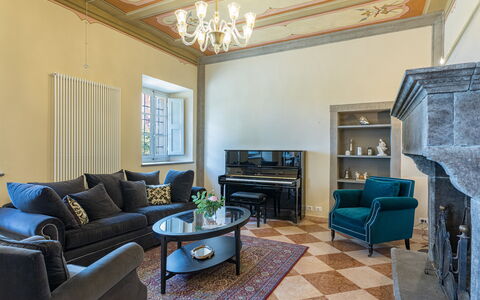 Antica Villa Merelli 12: Interior Design, Möbel, Flooring, Wand, Fussboden, Couch, Decke, Zimmer, Wohnzimmer, Beleuchtung